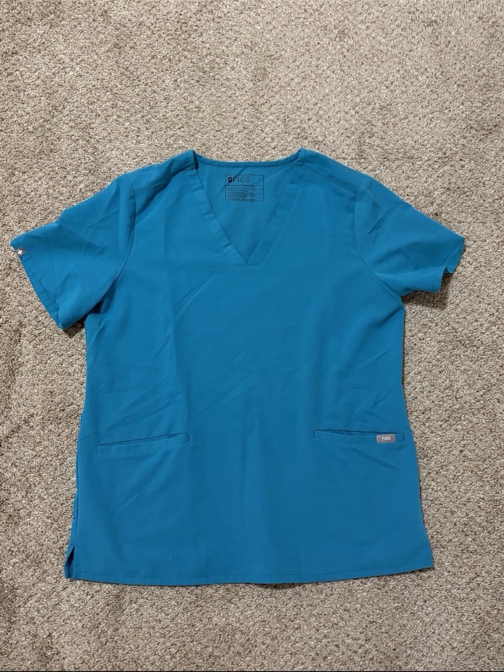 FIGS Women’s Teal V-Neck Scrub Top large